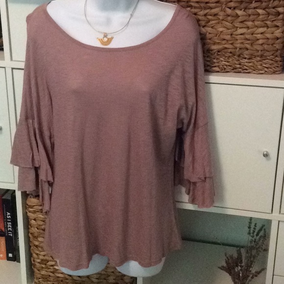 Jolie Tops - Jolie Stitch Fix Rose  top w bell sleeves